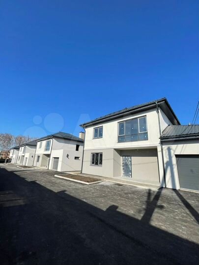 Дом 200 м² на участке 4,2 сот.