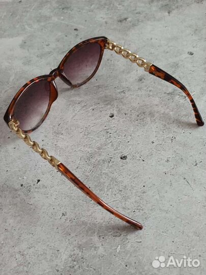 Очки солнцезащитные Stradivarius