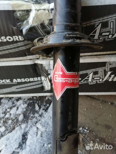 Стойки KYB