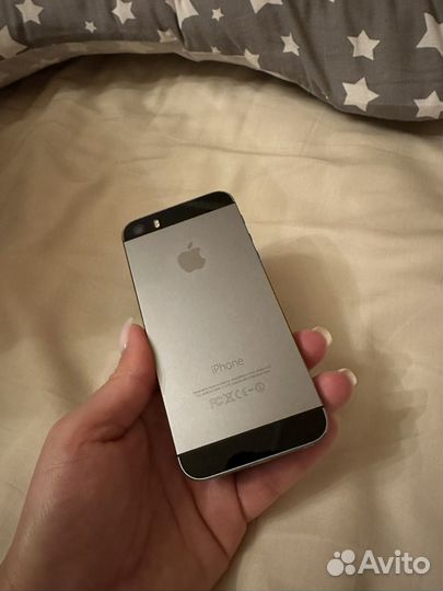 Телефон iPhone 5s