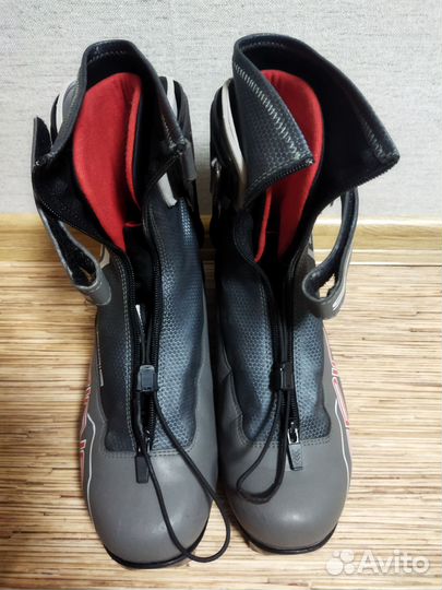 Лыжные ботинки коньковые spine 43раз