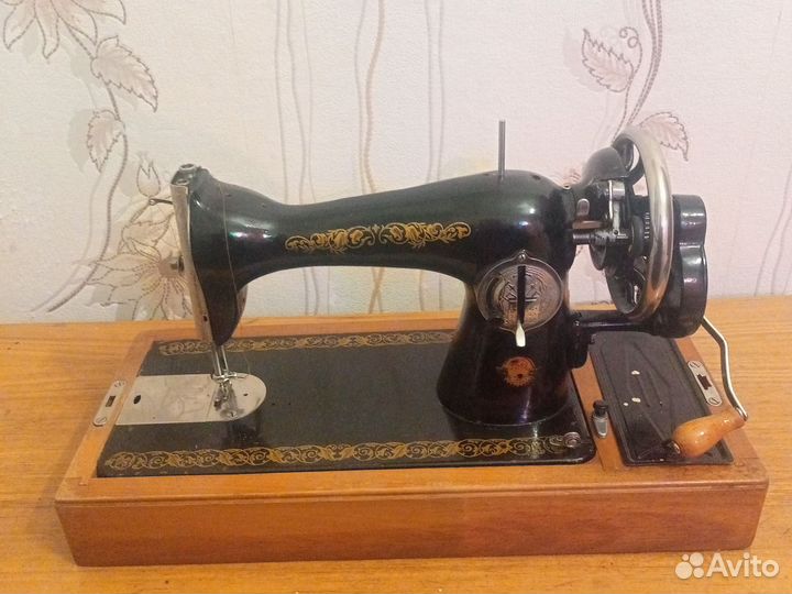Швейная машина Подольск ручная