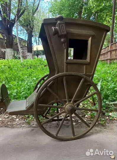 Бронзовая статуэтка повозка