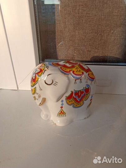 Фарфоровая статуэтка Слон(Татьяне)