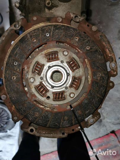 Сцепление. Корзина с диском в хорошем состоянии