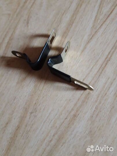 Скоба крепления трубки D6-8мм