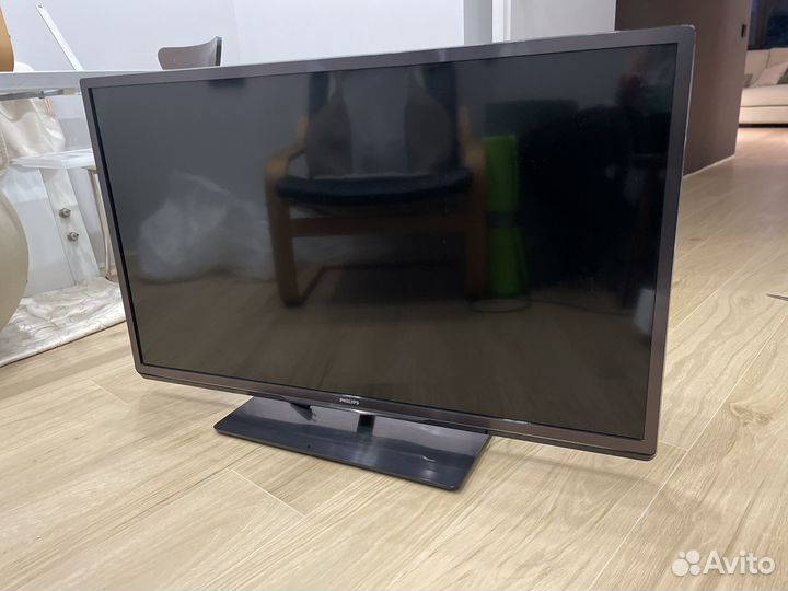 Телевизор Philips 46 диагональ SMART LED TV