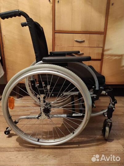 Коляска инвалидная складная