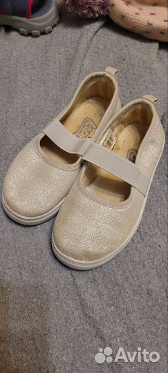 Спортивные туфли для девочки 28
