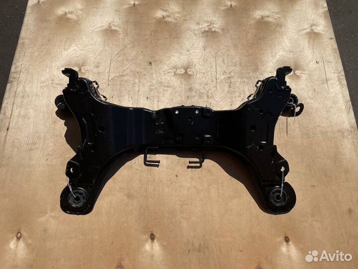 Подрамник с сайлентблоками Hyundai Matrix