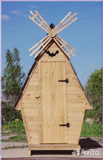 Дачный туалет с дельфином UXG