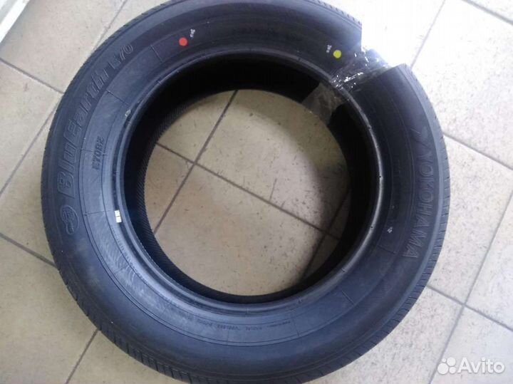 Yokohama BluEarth E70 215/60 R16 95V