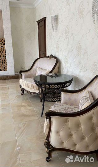 Диван и два кресла