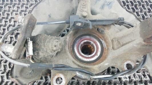 Ступица передняя левая toyota avensis T25 (GDN08K9