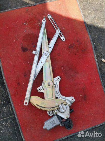 Стеклоподъемник задний левый Daihatsu Yrv M201