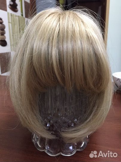 Парик каре с челкой блонд