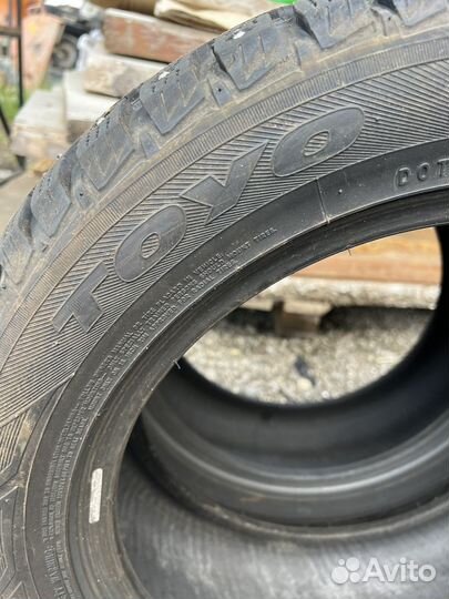 Toyo Observe Ice-Freezer 205/55 R16