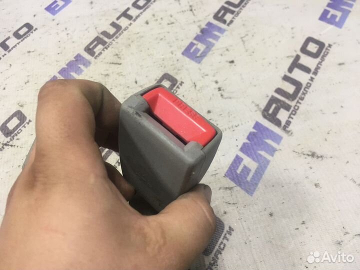 Ответная часть ремня безопас. задняя Киа Церато