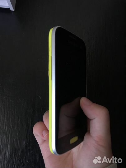 Телефон Samsung