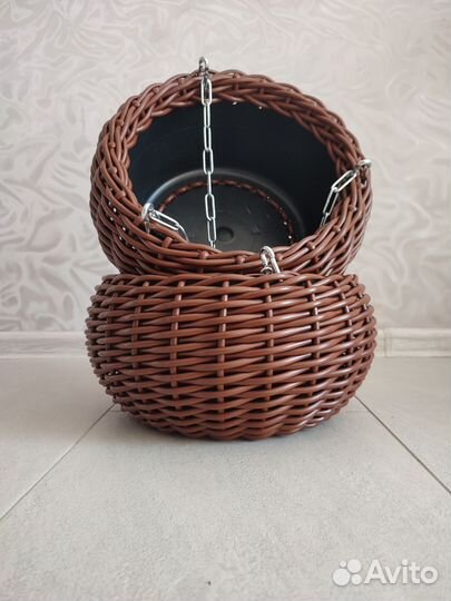 Кашпо из искусственного ротанга подвесное