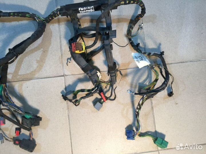Проводка (коса) в торпедо Ford Fusion 2002-2012