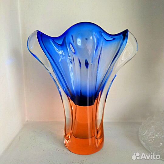 Ваза. Гутное стекло. Чехословакия. Богемия
