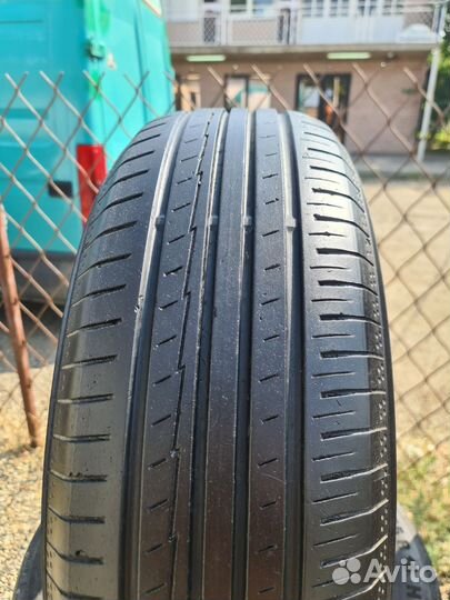Yokohama BluEarth AE50 SUV 215/65 R17 99V