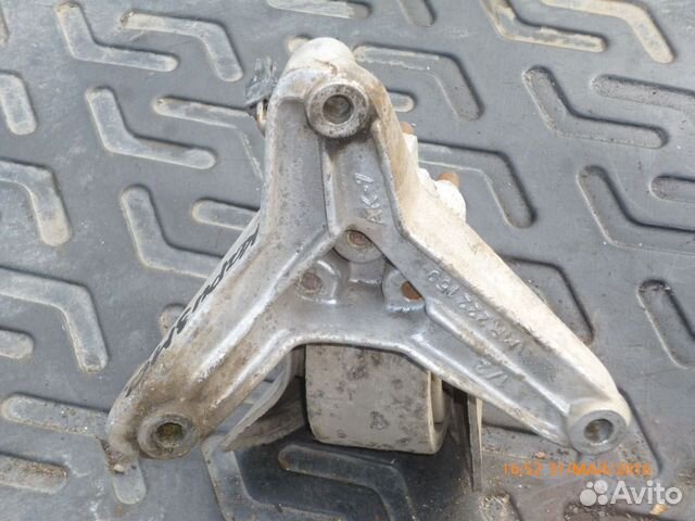 Кронштейн МКПП левый Мицубиси Каризма