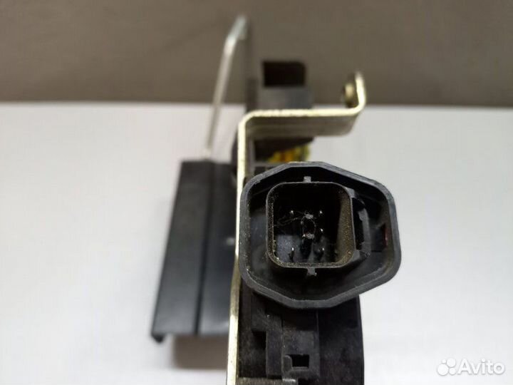 Замок двери задний правый Kia Rio 2 2011