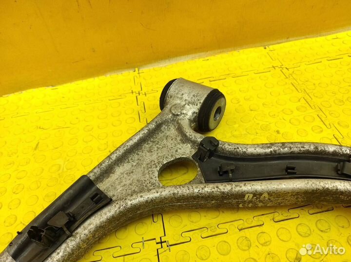 Рычаг передний левый Mercedes-Benz W246 M270.910