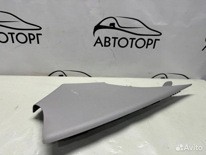 Обшивка стойки левая Kia Rio 3 1.6 бензин 2013