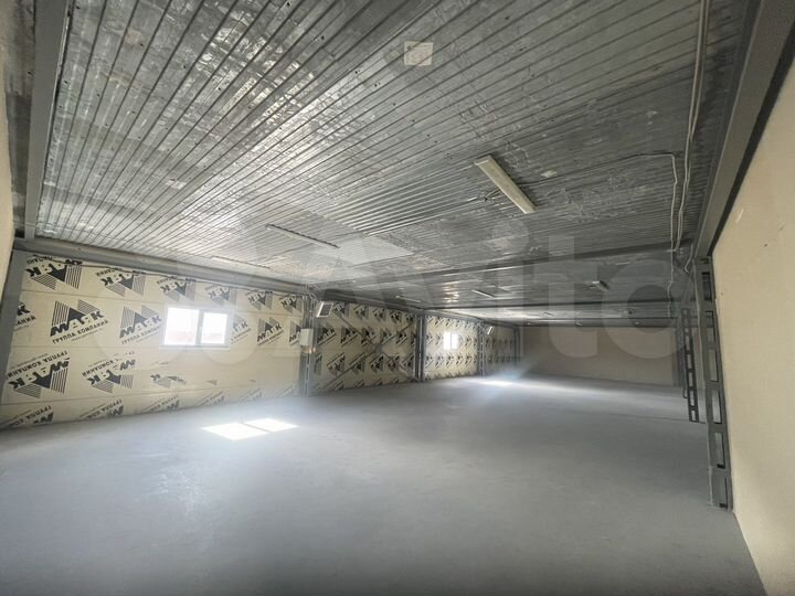 Склад, 1350 м²