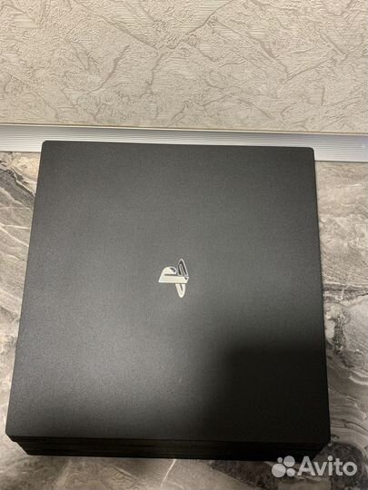 Sony PlayStation 4 PRO 1 TB (2 джойстика + игры)
