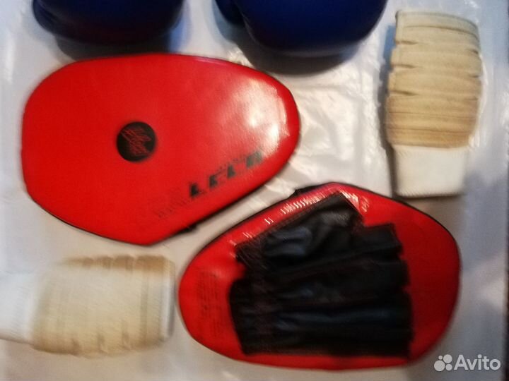 Боксерские перчатки и лапы