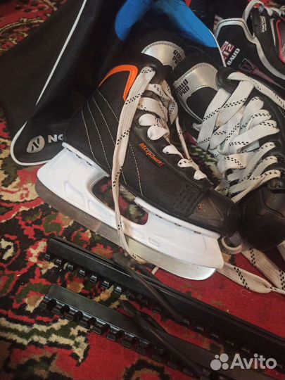 Коньки хоккейные