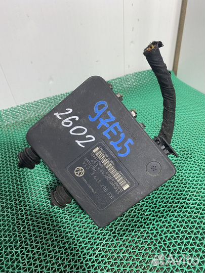 Блок ABS Audi A3 3.2 4wd 1k0907379E 1k0614517c