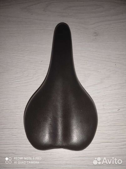 Велосипедное кожаное седло