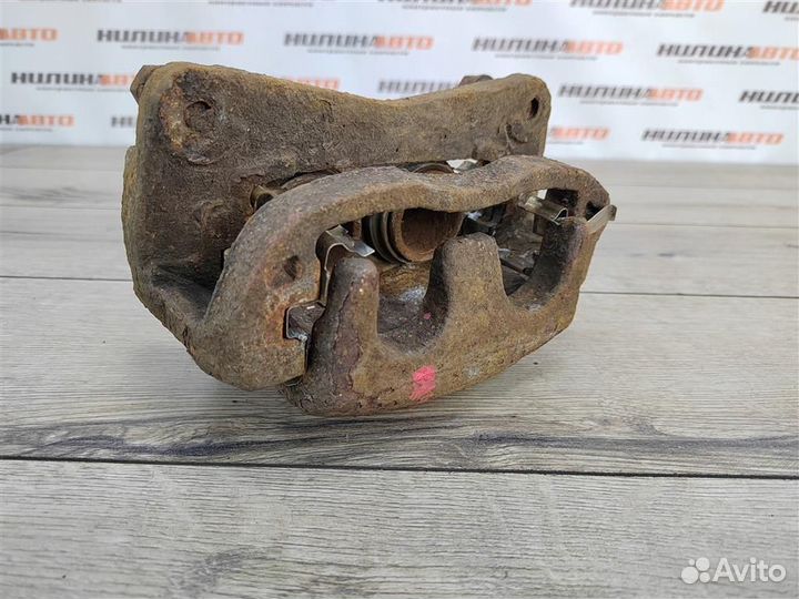 Суппорт передний правый subaru Forester 3 SH