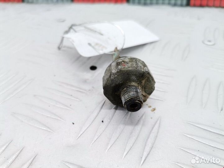 Датчик давления масла Mitsubishi Space Star 1999