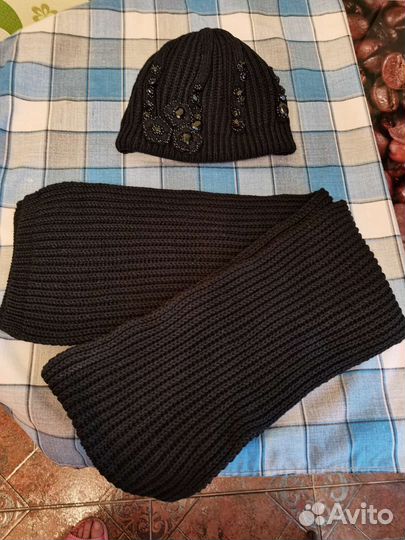 Комплект шапка и шарф для девушек