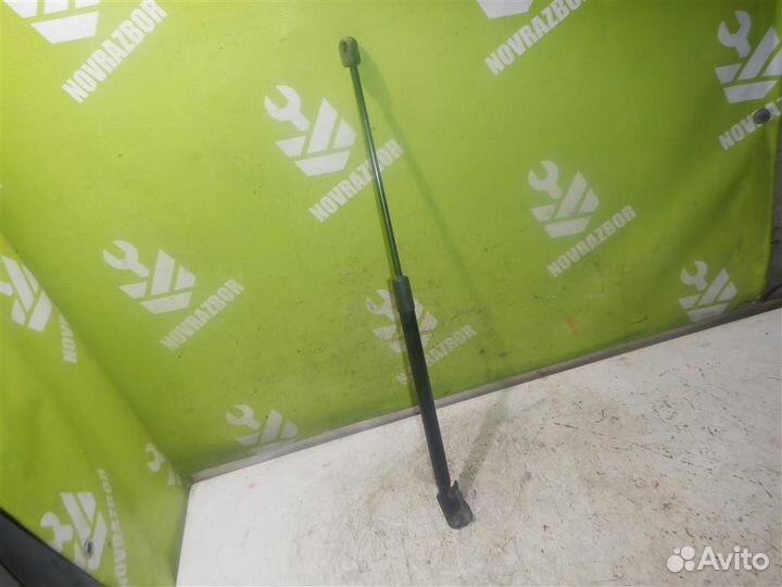 Амортизатор двери багажника Шкода Йети