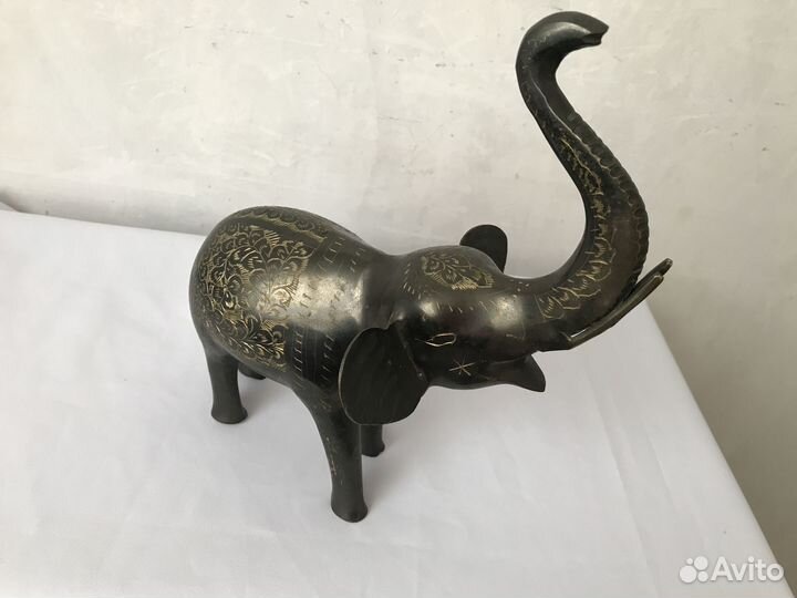 Статуэтка слон