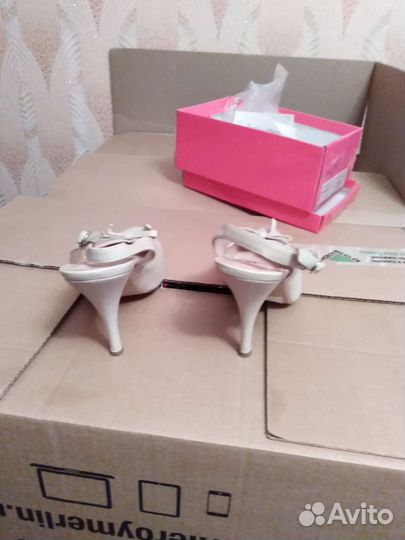 Босоножки женские 39 размер