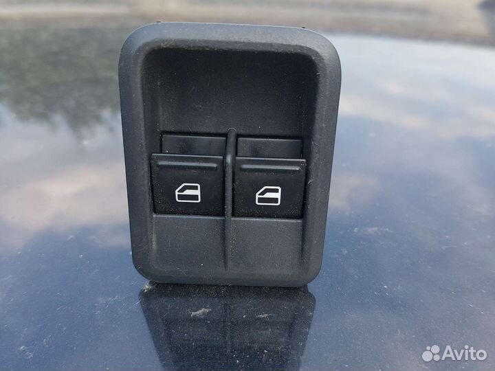 Блок управления стеклоподъемниками Skoda Fabia 2