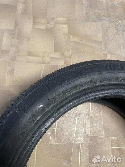 Triangle Snowlink TWT02 255/45 R18 103V