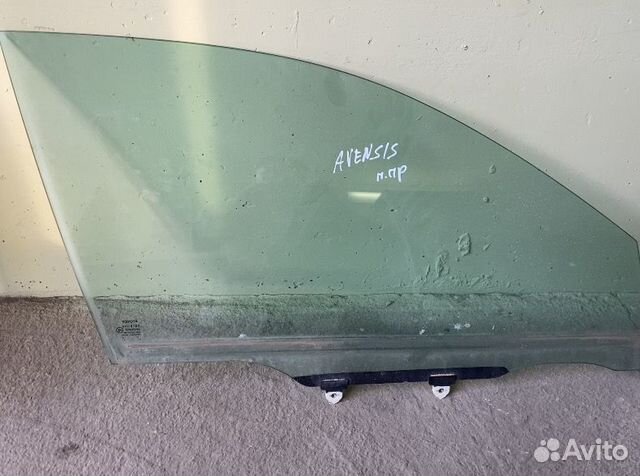 Стекло двери переднее toyota avensis т 220