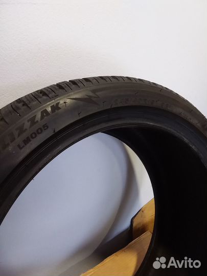 Bridgestone Blizzak LM-005 245/40 R19 98V