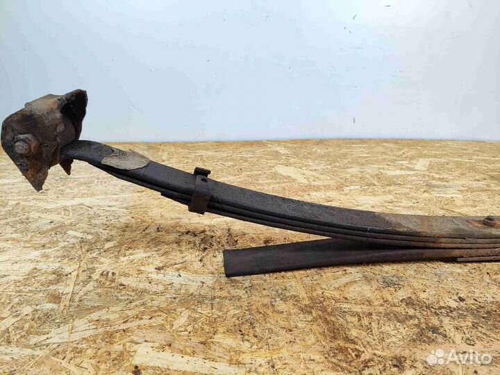 Рессора задняя Nissan Navara 55020EB300 YD25