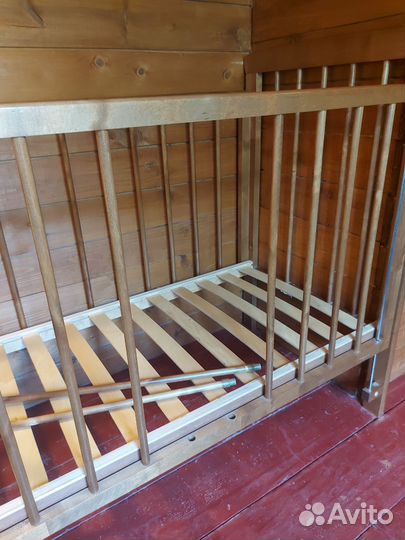 Детская кроватка