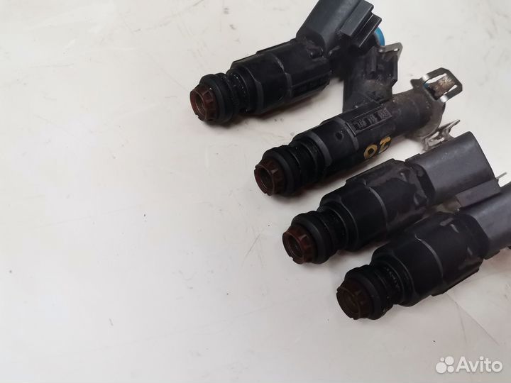 Форсунка топливная Mazda 3 BK 6 GG Ford Focus